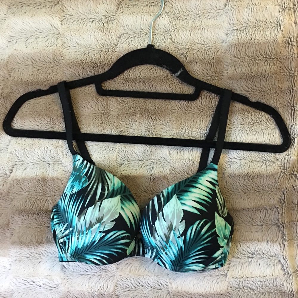 Victoria’s Secret wear everywhere push up bra